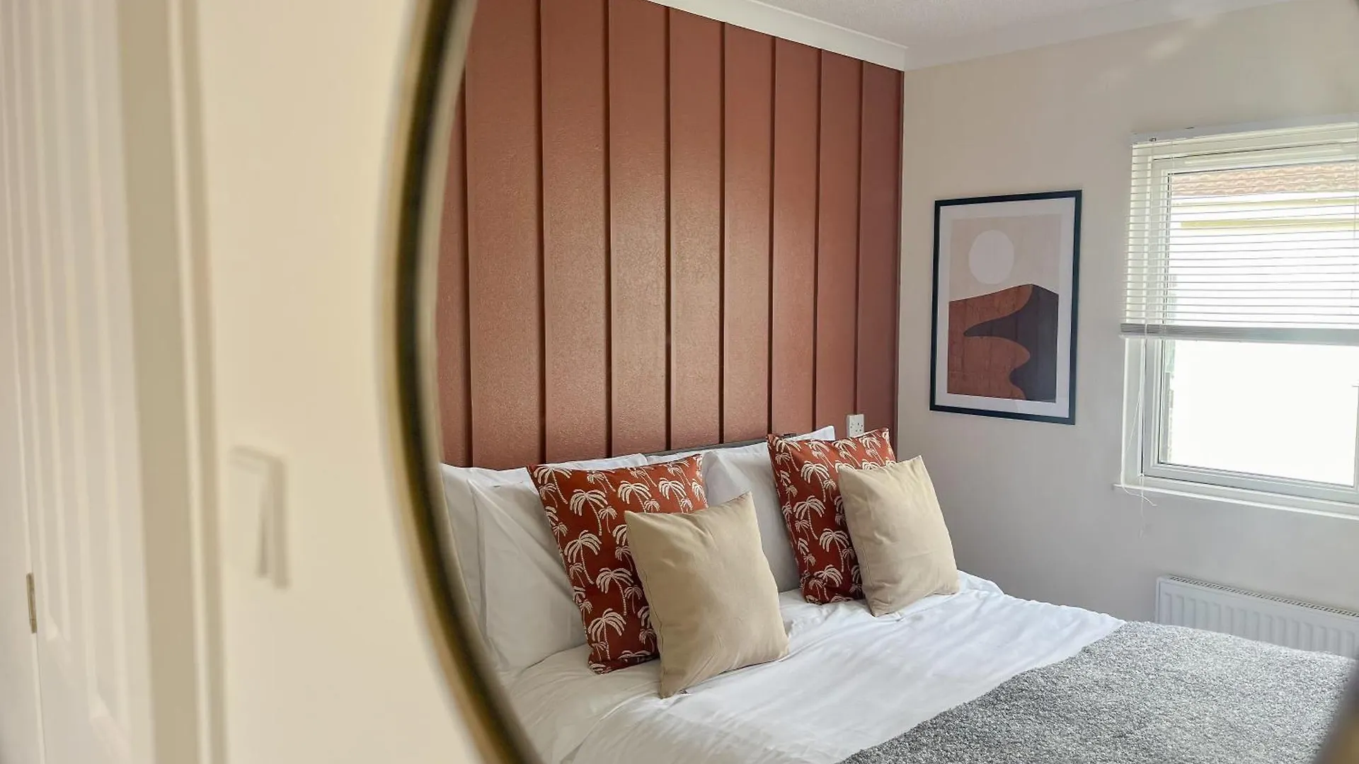 Serenity Lodge, Riverside With Free Parking Christchurch  0*, Christchurch (Dorset)