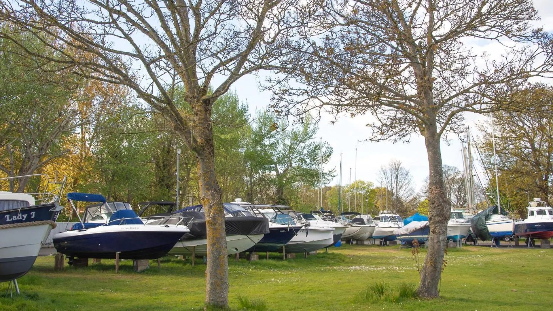 Serenity Lodge, Riverside With Free Parking Christchurch  United Kingdom